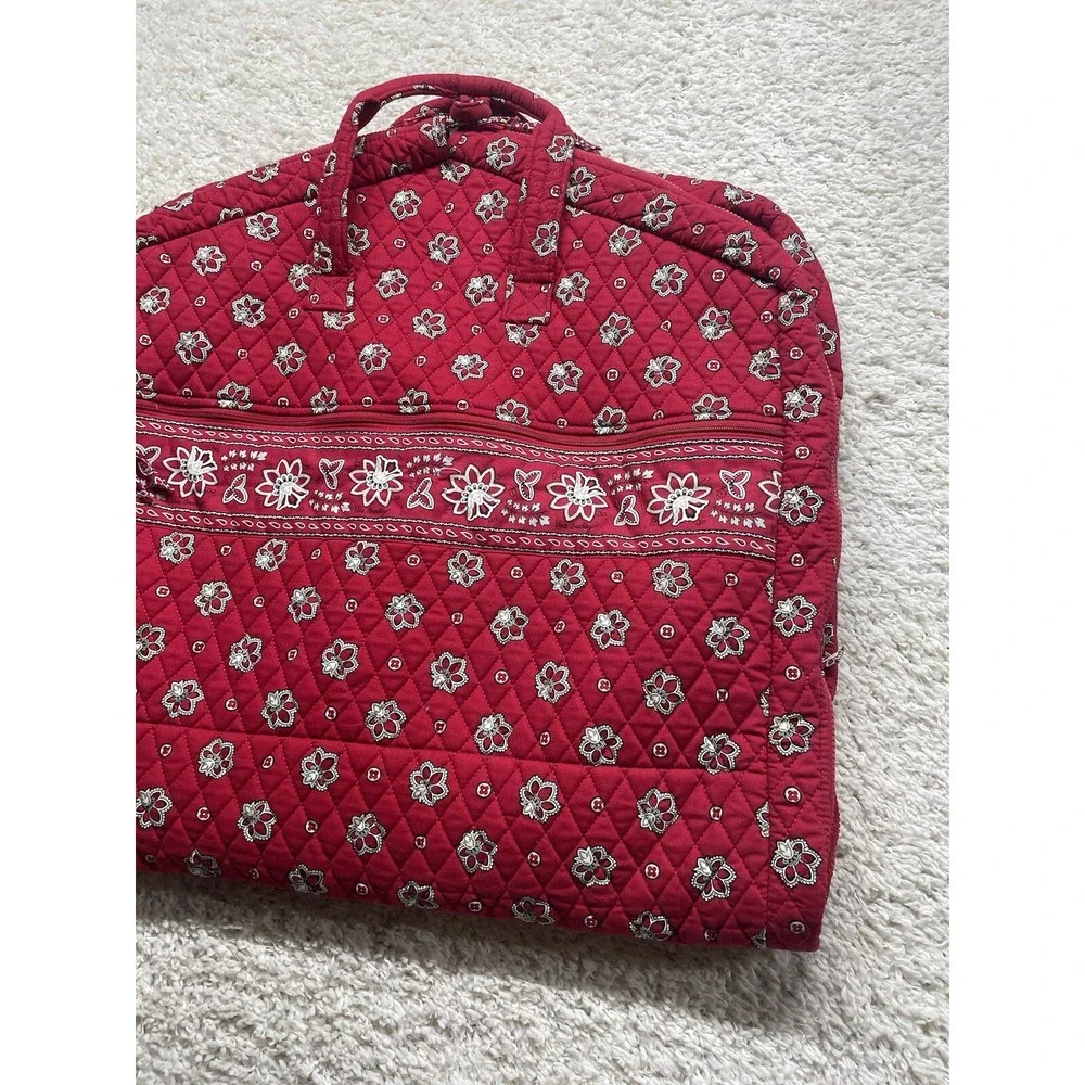 Vera Bradley Garment Bag Red Paisley Pockets Zipper Large Great Condition
